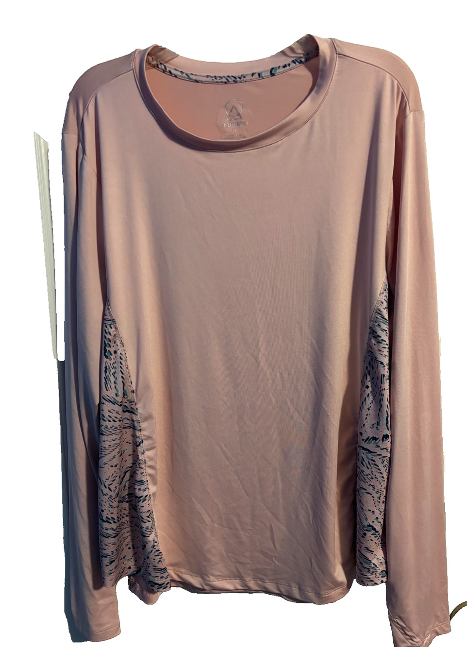 Enlighten Womens 1X Pink Long Sleeve Athletic Top Printed Side Panels Plus Size